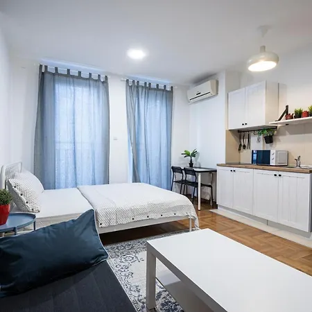 Apartament !promo! сentral Safe N Sound Studio-free Private Parking-fast Wi-fi Novi Sad