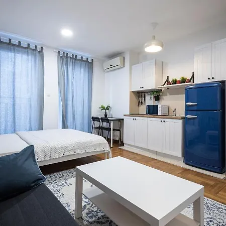 Apartment !promo! сentral Safe N Sound Studio-free Private Parking-fast Wi-fi *