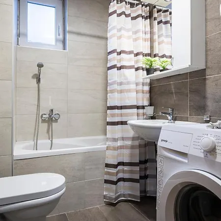 !promo! сentral Safe N Sound Studio-free Private Parking-fast Wi-fi Apartament Novi Sad